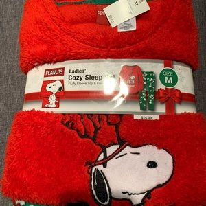 Women’s Cozy Fleece Sleep Set (Peanuts) - size M